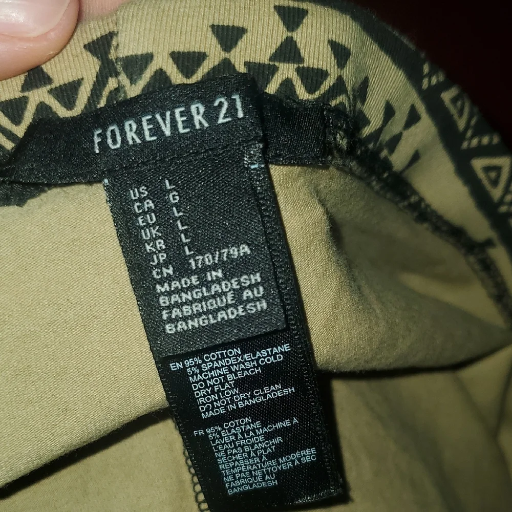 Black and White Paisley Blanket - Picture 4 of 6